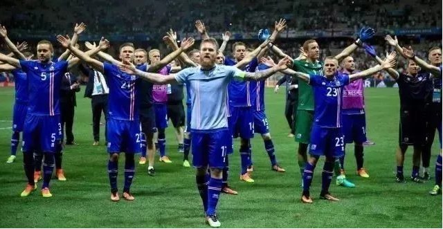 球場供暖，冰島這才叫全民足球！